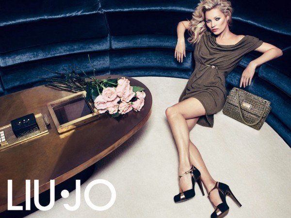 las-mejores-40-fotos-de-kate-moss-posando-Liu-Jo